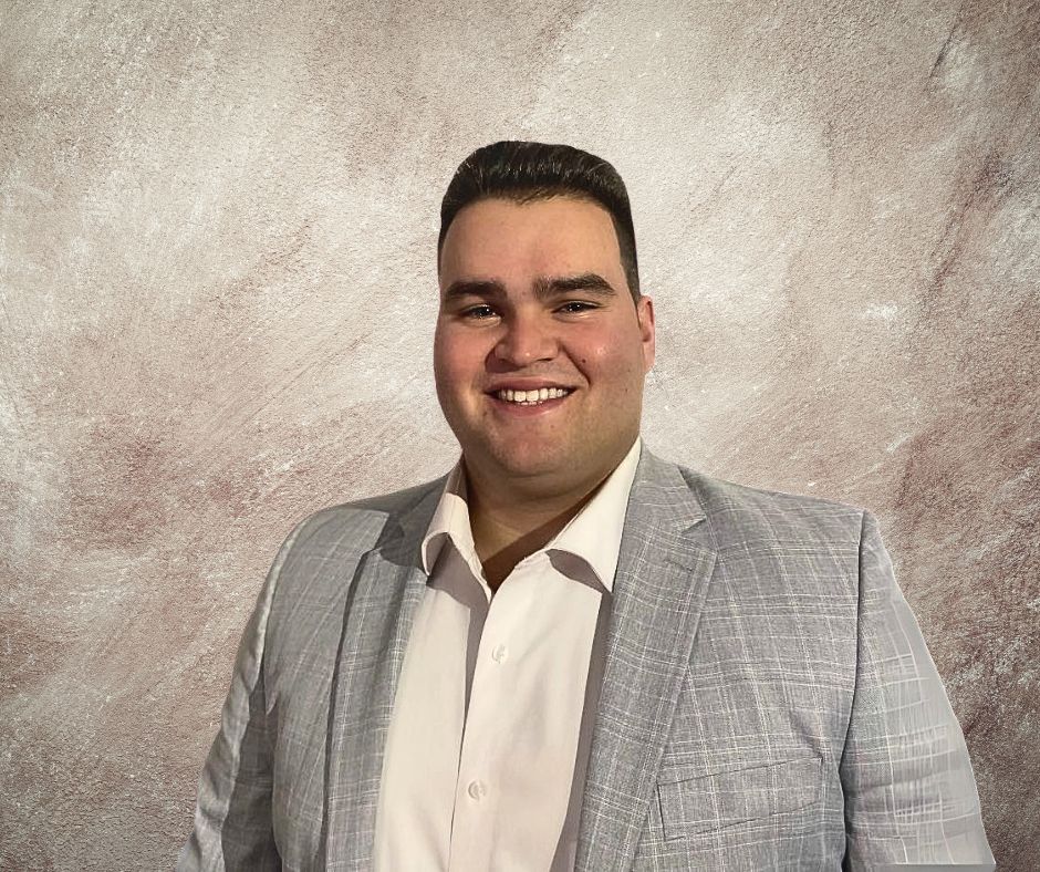 Adunier Padrón - Realtor at Mi Casa Real Estate